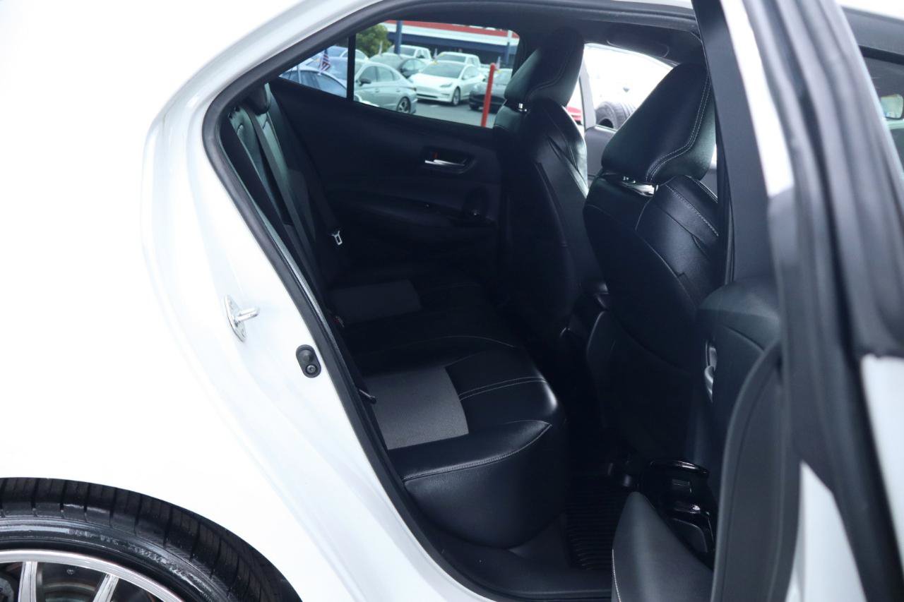 Used 2020 Toyota Corolla XSE FWD image 36