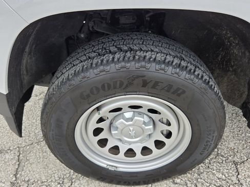 Used 2024 Chevrolet Colorado W/T RWD image 10