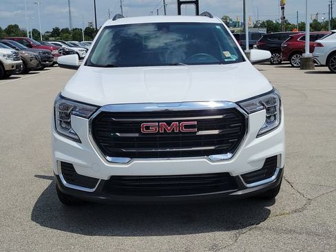 Used 2022 GMC Terrain SLE w/ Driver Convenience Package FWD image 2