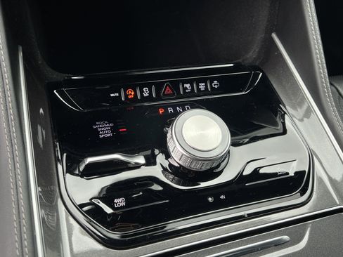 Used 2023 Jeep Wagoneer L 4WD w/ Rear Seat Video Group 1 image 23