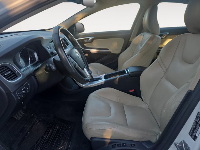 Used 2018 Volvo S60 T5 Dynamic w/ Vision Package AWD/4WD image 9