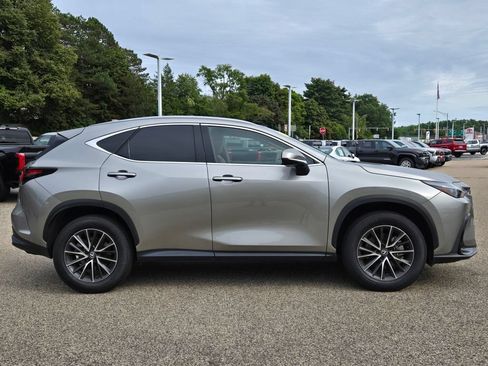 Used 2024 Lexus NX 250 FWD image 7