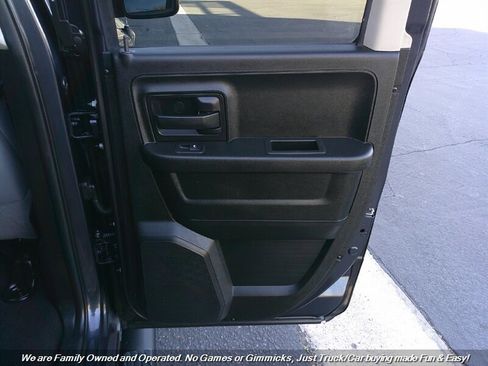 Used 2017 RAM 1500 Express image 28