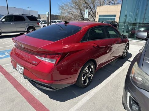 Used 2023 Hyundai Elantra Limited image 10