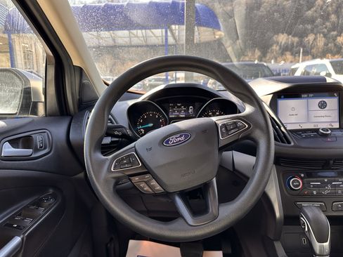 Used 2019 Ford Escape SE image 9