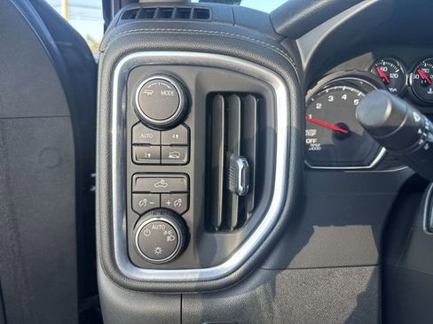 Used 2021 Chevrolet Silverado 1500 LT AWD/4WD image 17