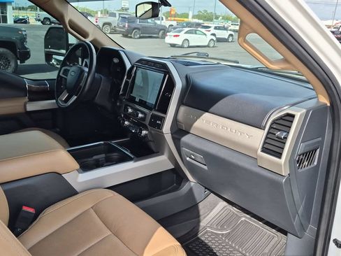Used 2022 Ford F250 Lariat w/ Lariat Ultimate Package AWD/4WD image 27