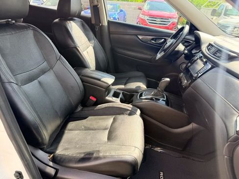 Used 2017 Nissan Rogue SL w/ SL Premium Package FWD image 19