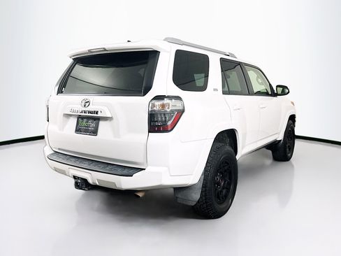 Used 2017 Toyota 4Runner SR5 AWD/4WD image 9