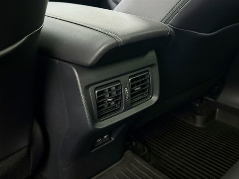 Used 2024 Toyota Venza Limited image 27