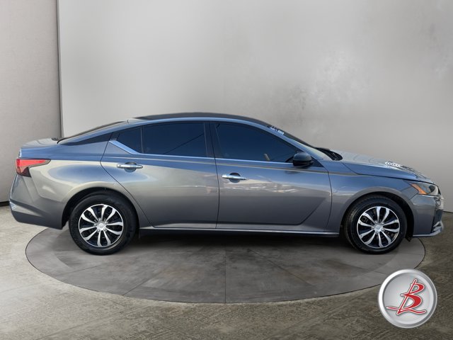 Used 2024 Nissan Altima 2.5 S FWD image 8