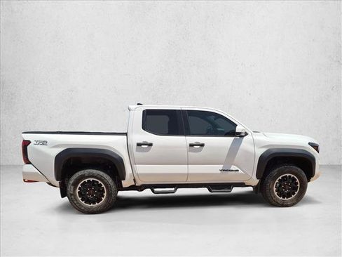 Used 2024 Toyota Tacoma TRD Off-Road AWD/4WD image 4