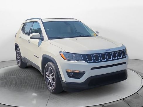 Used 2018 Jeep Compass Latitude w/ Popular Equipment Group FWD image 7