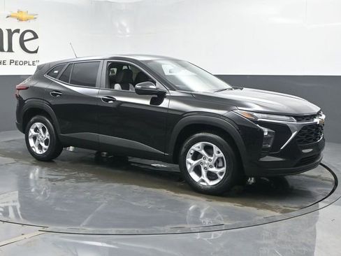 New 2026 Chevrolet Trax LS image 6