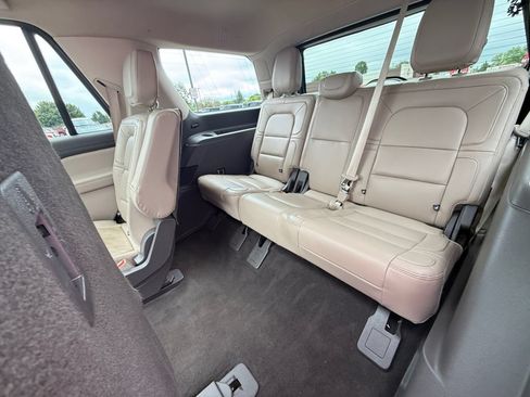 Used 2022 Lincoln Navigator Reserve AWD/4WD image 25