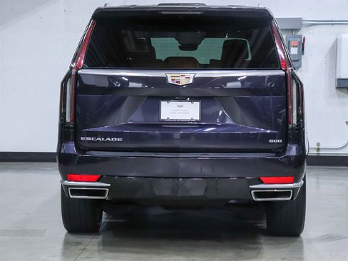 Used 2022 Cadillac Escalade ESV Premium Luxury image 4