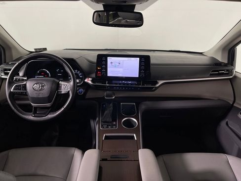 Certified 2023 Toyota Sienna XLE image 14