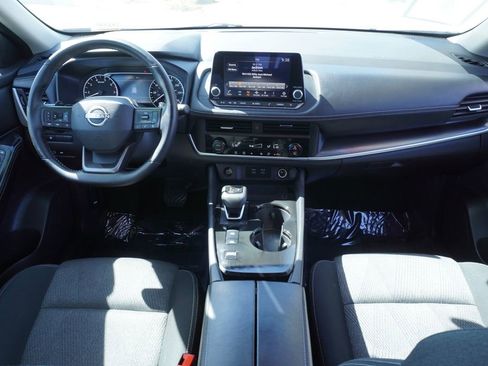 Certified 2025 Nissan Rogue SV image 11