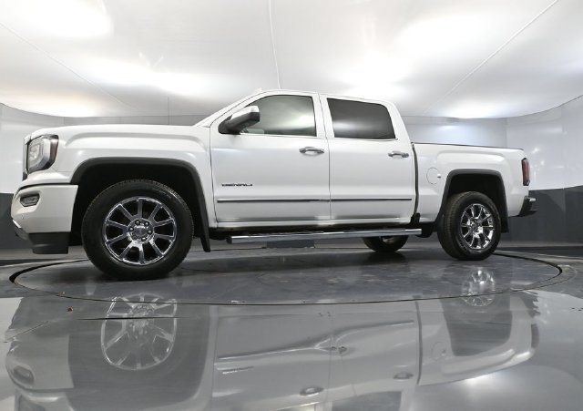 Used 2018 GMC Sierra 1500 Denali AWD/4WD image 49