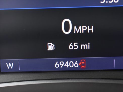 Used 2022 GMC Terrain SLT image 24