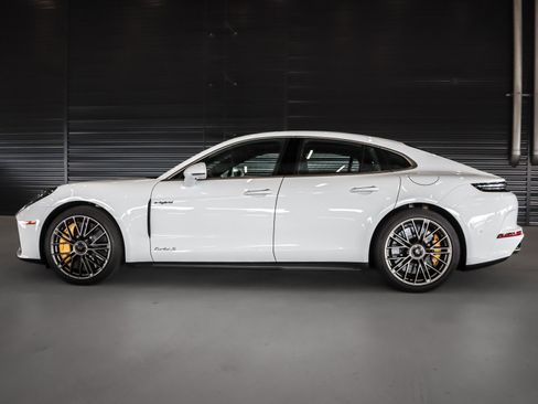 New 2026 Porsche Panamera Turbo S image 2