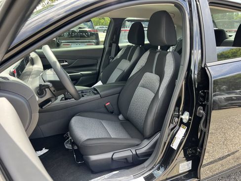 New 2026 Nissan Sentra SV w/ Floor Mat Package FWD image 15