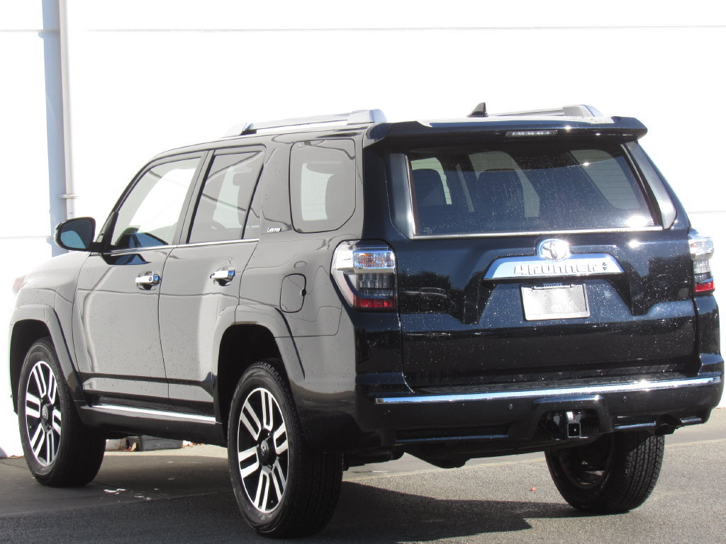 Used 2023 Toyota 4Runner Limited AWD/4WD image 5