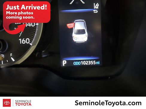 Used 2021 Toyota Corolla LE image 1