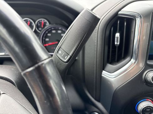 Used 2021 Chevrolet Silverado 1500 LT AWD/4WD image 22