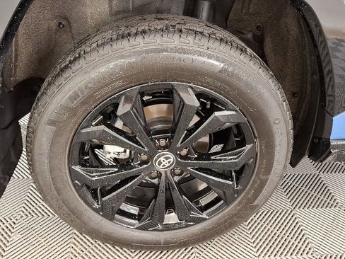 Used 2025 Toyota RAV4 XSE w/ Advanced Technology Package AWD/4WD image 19