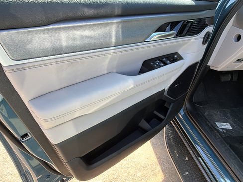 New 2026 Jeep Grand Wagoneer Limited AWD/4WD image 14