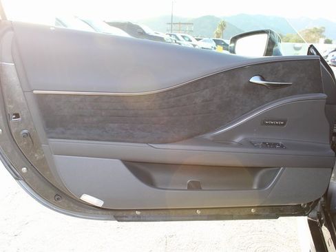 Certified 2025 Lexus LC 500 Coupe image 9