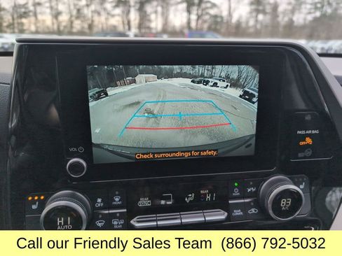 Used 2023 Toyota Highlander XLE image 22