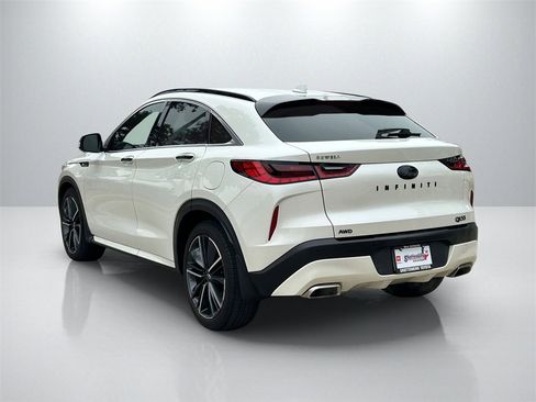 Used 2023 INFINITI QX55 Essential image 7