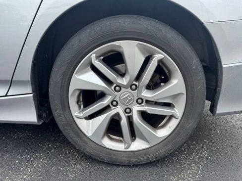 Used 2019 Honda Accord LX image 11