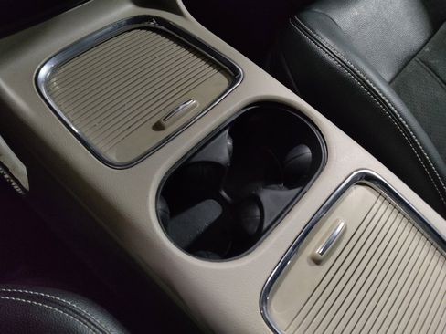 Used 2020 Dodge Grand Caravan SXT image 26