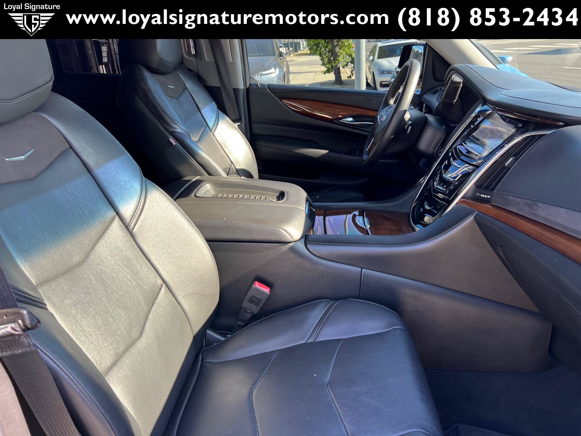 Used 2018 Cadillac Escalade ESV Luxury RWD image 36