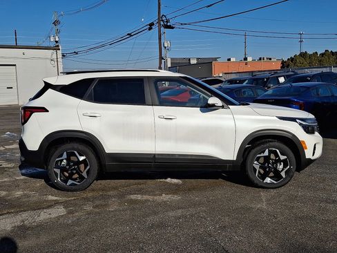 New 2026 Kia Seltos S image 9