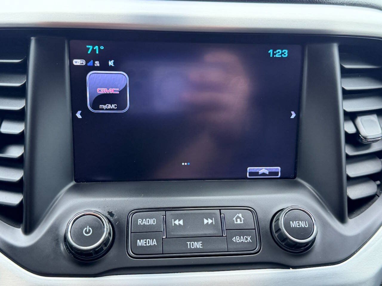 Used 2018 GMC Acadia SLT AWD/4WD image 46