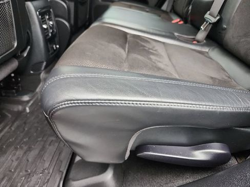 Used 2020 Jeep Grand Cherokee Altitude AWD/4WD image 26