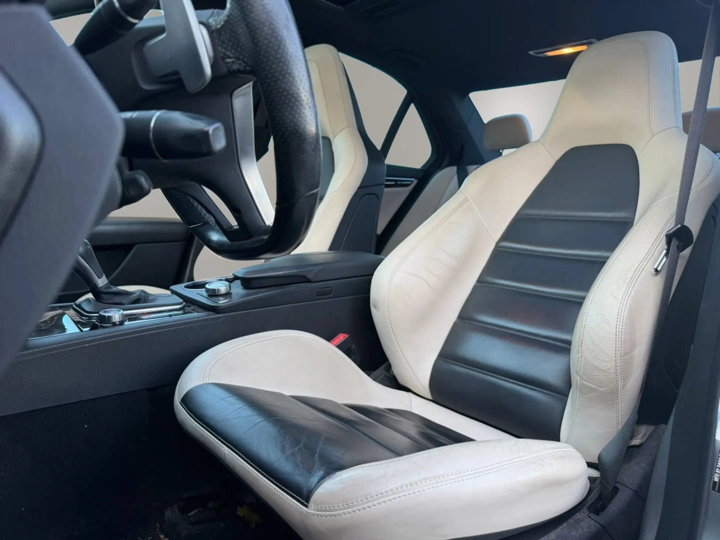 Used 2012 Mercedes-Benz C 63 AMG Sedan image 10