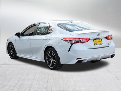 Certified 2020 Toyota Camry SE w/ Cold Weather Package AWD/4WD image 6