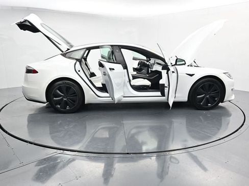 Used 2022 Tesla Model S AWD/4WD image 42