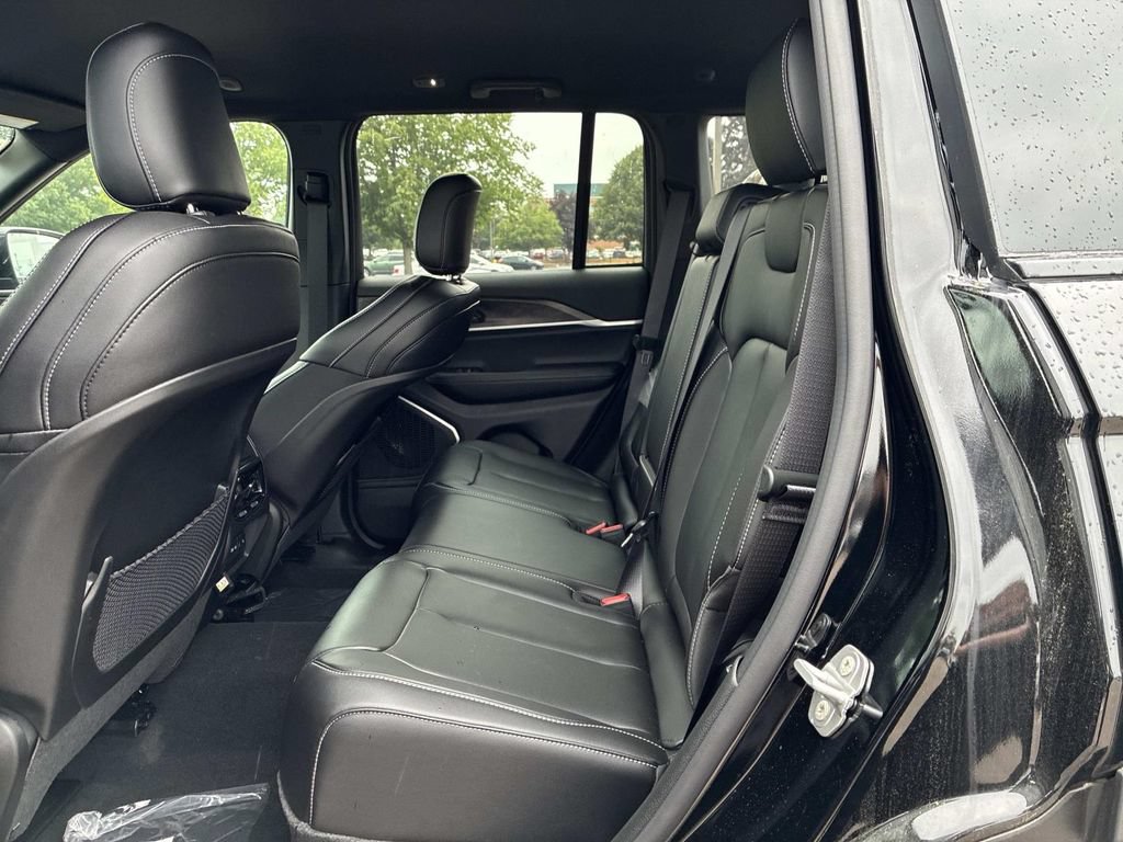 New 2026 Jeep Grand Cherokee Limited AWD/4WD image 6