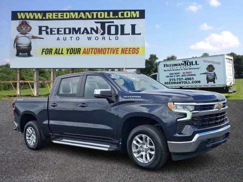 Used 2022 Chevrolet Silverado 1500 LT AWD/4WD image 1