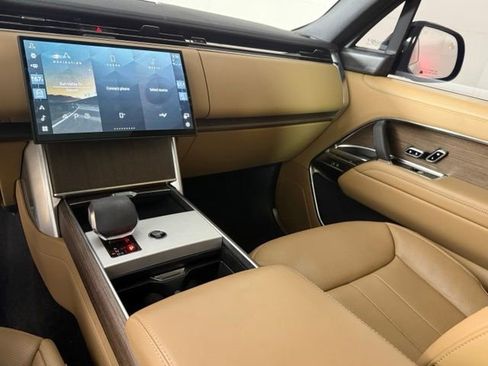 Used 2025 Land Rover Range Rover SE AWD/4WD image 22