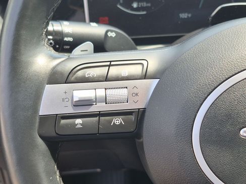 Certified 2025 Hyundai Santa Cruz Limited AWD/4WD image 19