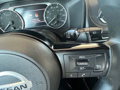 Used 2021 Nissan Rogue S FWD image 23