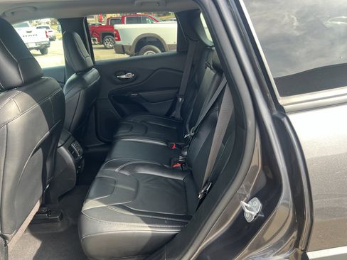 Used 2023 Jeep Cherokee Altitude Lux image 9