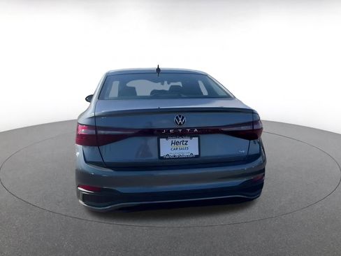 Used 2025 Volkswagen Jetta SE image 12